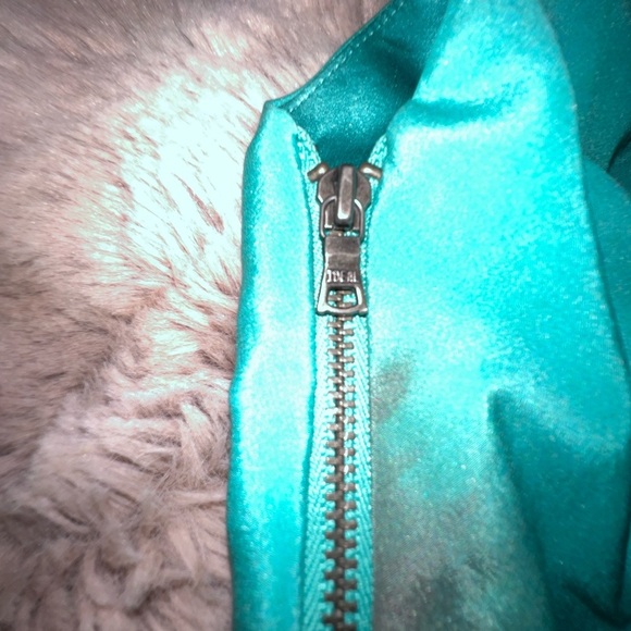 Alice + Olivia Colorful One Shoulder Tie
Dye Asymmetrical Silk Dress Size XS - Picture 11 of 16